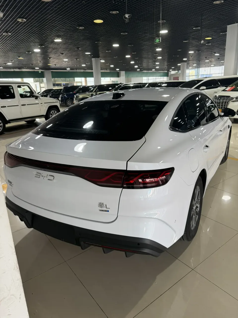 BYD Qin L DM Intelligent Driving Edition DM-i 80KM Leading Edition 2025 — миниатюра 4