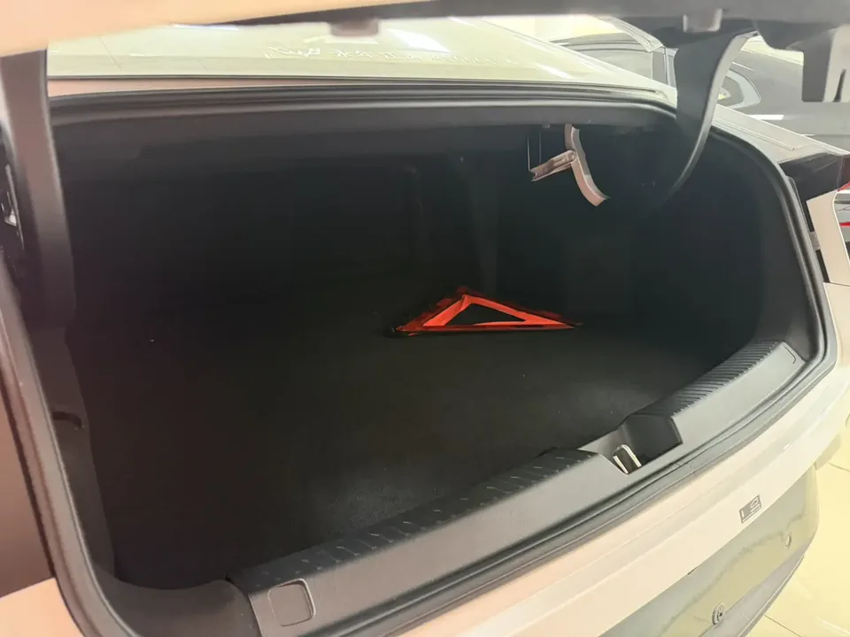Wuling Starlight PHEV Wuling Starlight PHEV 2025 70km Smart Standard 2025 — миниатюра 3