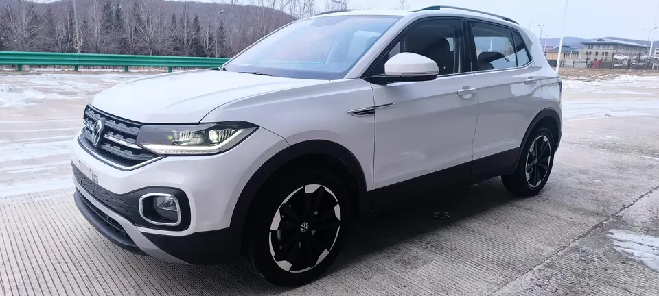 Volkswagen Explore the shadows 200TSI DSG Yuezhi Connected Edition 2023 — миниатюра 5