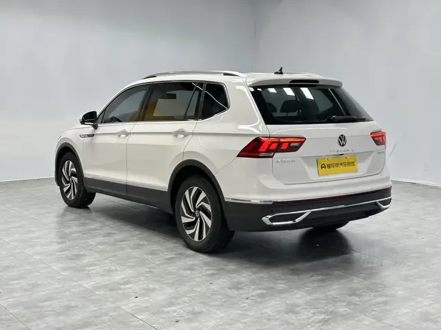 Volkswagen Tiguan L Tiguan L 2022 330TSI Automatic 2WD Smart Edition 2022 — миниатюра 2