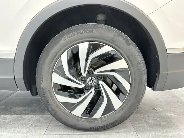 Volkswagen Tiguan L Tiguan L 2022 330TSI Automatic 2WD Smart Edition 2022 — миниатюра 3