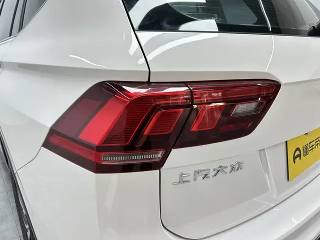 Volkswagen Tiguan L Tiguan L 2022 330TSI Automatic 2WD Smart Edition 2022 — миниатюра 4