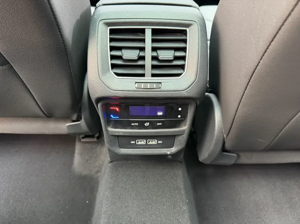 Volkswagen Tayron Tanyue 2022 280TSI 2WD Luxury Smart Edition 2022 — миниатюра 3