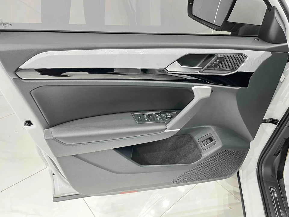 Volkswagen Tayron Tanyue 2022 280TSI 2WD Luxury Smart Edition 2022 — миниатюра 4