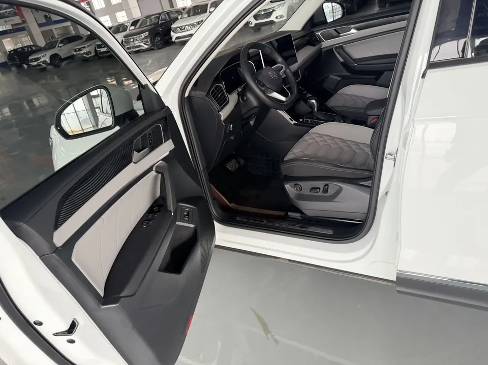 Volkswagen Tayron Tanyue 2023 280TSI 2WD Luxury Plus Advanced Edition 2023 — миниатюра 4
