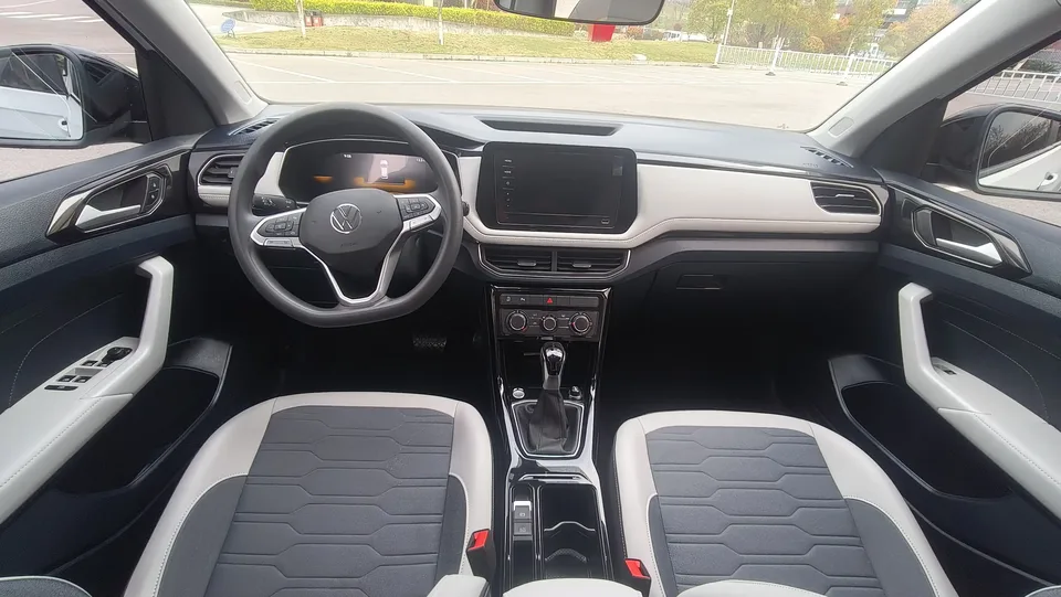 Volkswagen Tharu Tuyue 2025 New 1.5L Sharp Edition 2025 — миниатюра 4