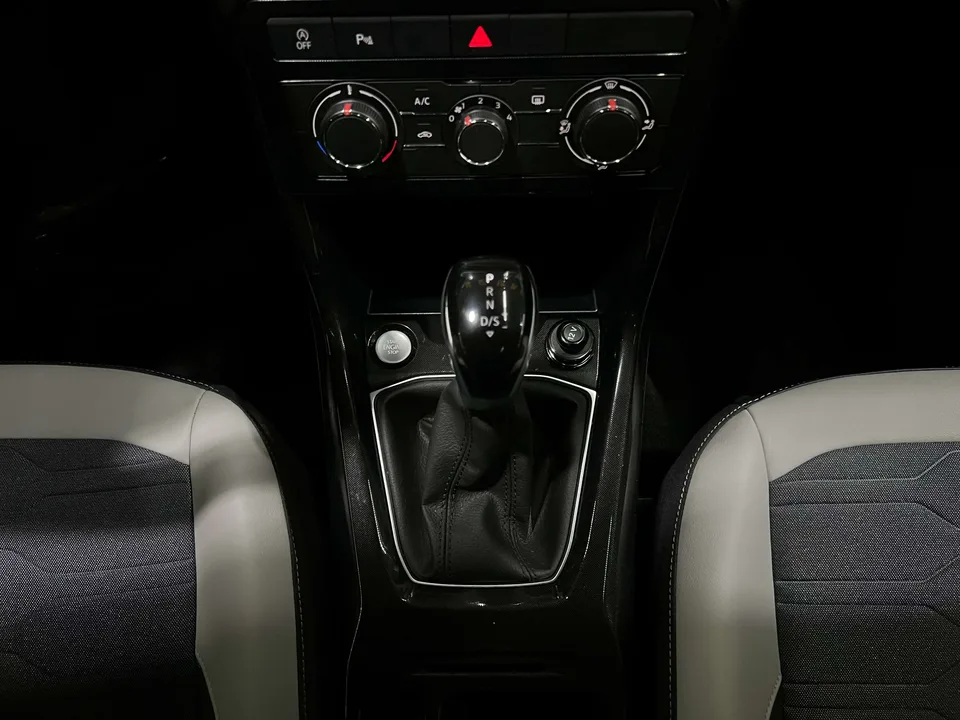 Volkswagen Tharu tuyue 2026 New 1.5L Sharp Edition 2025 — thumbnail 4