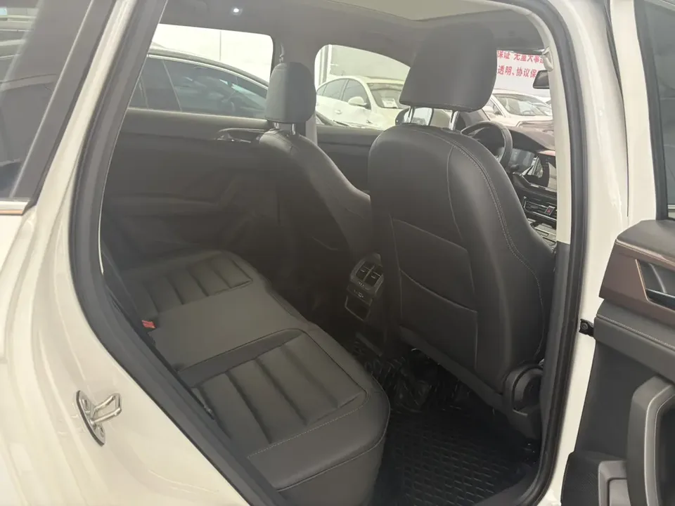Volkswagen Tharu 280TSI 2WD Luxury Edition 2022 — миниатюра 4