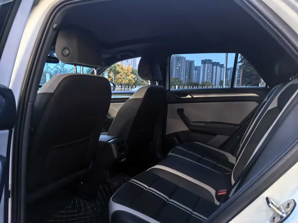 Volkswagen T-Roc 300TSI DSG Chenguang Edition 2024 — миниатюра 4