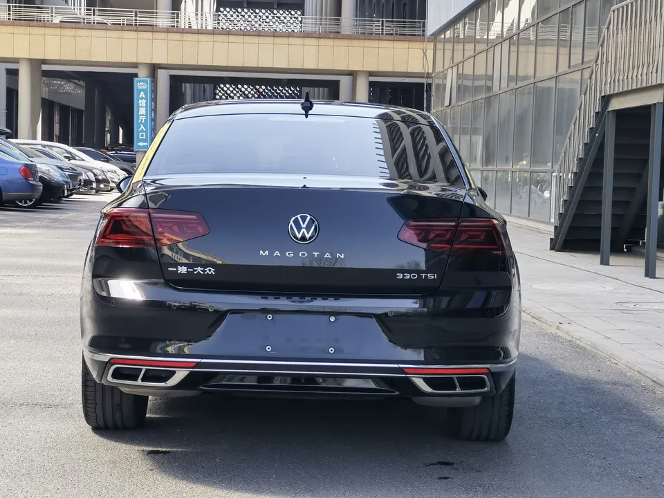 Volkswagen Magotan Magotan 2024 2 million units public enjoyment model 330TSI DSG luxury model 2024 — thumbnail 2