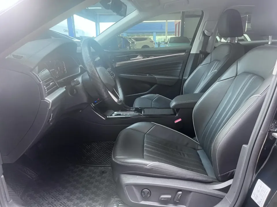 Volkswagen Passat facelift 330TSI Elite Edition 2023 — миниатюра 3