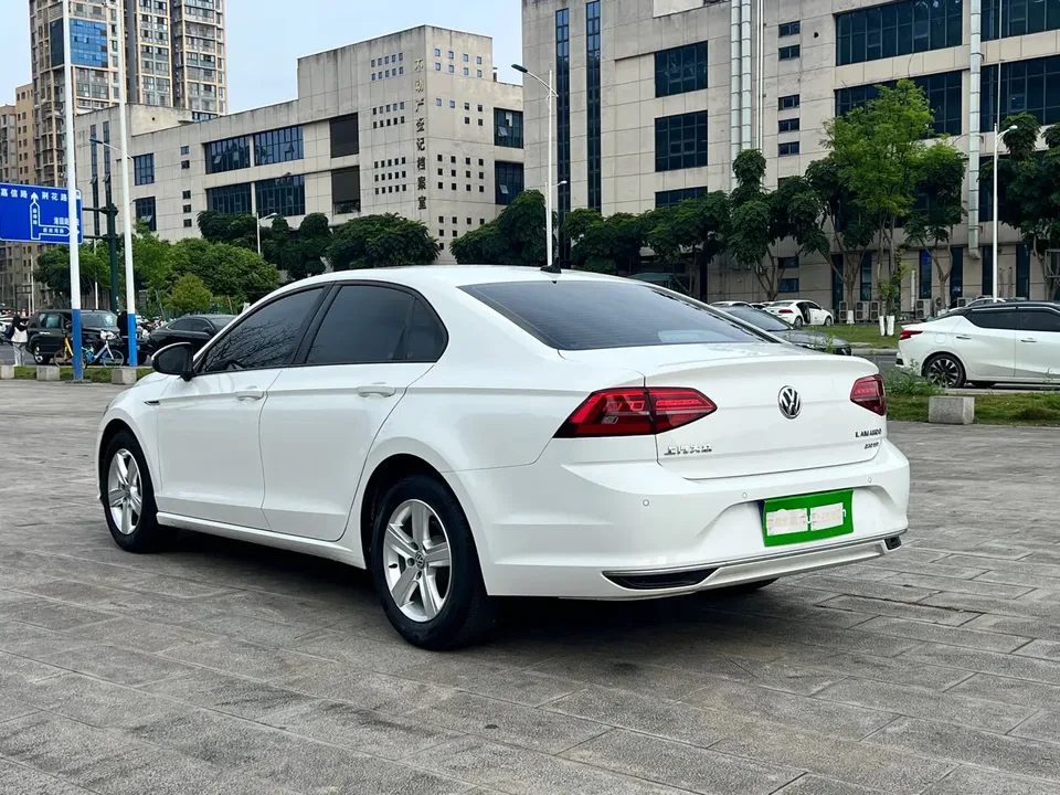 Volkswagen Lamando Lingdu 2021 230TSI DSG Fashion Edition 2022 — миниатюра 2