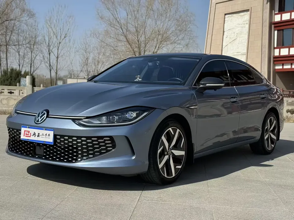 Volkswagen Lamando Lingdu 2022 Lingdu Lingdu L 280TSI DSG Cool Edition 2022 — photo 1, buy with delivery to Moscow