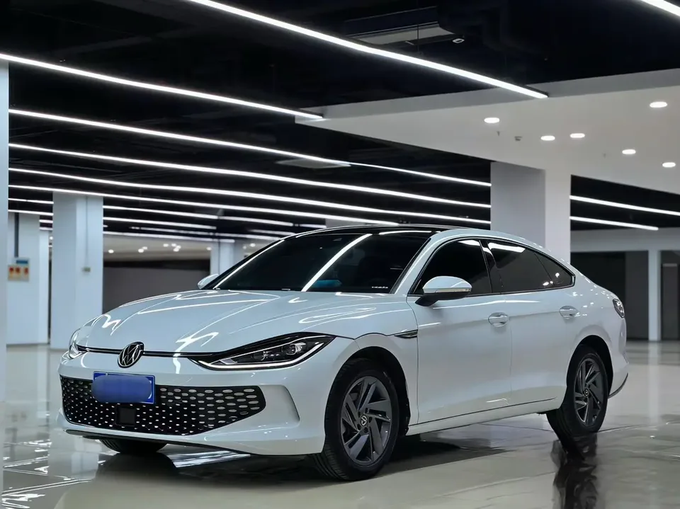 Volkswagen Lamando 2024 Lingdu Lingdu L 280TSI DSG Hot Edition 2024 — фото 1, купить с доставкой в Москву