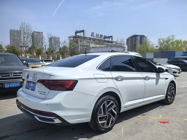 Volkswagen Sagitar 2023 Sagitar 300TSI DSG Beyond Edition 2024 — миниатюра 2