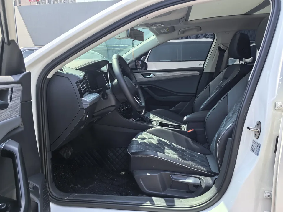 Volkswagen Sagitar 2023 Sagitar 300TSI DSG Beyond Edition 2024 — миниатюра 5