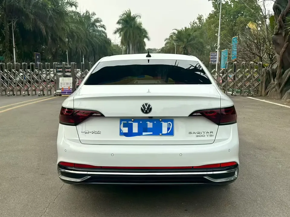 Volkswagen Sagitar Sagitar 300TSI DSG Flying Edition 2024 — миниатюра 2