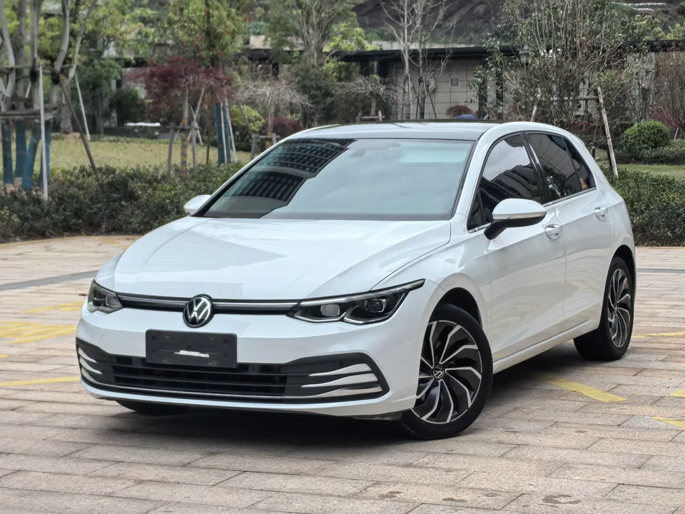 Volkswagen Golf golf 2023 280TSI DSG Pro 2023 — photo 1, buy with delivery to Moscow