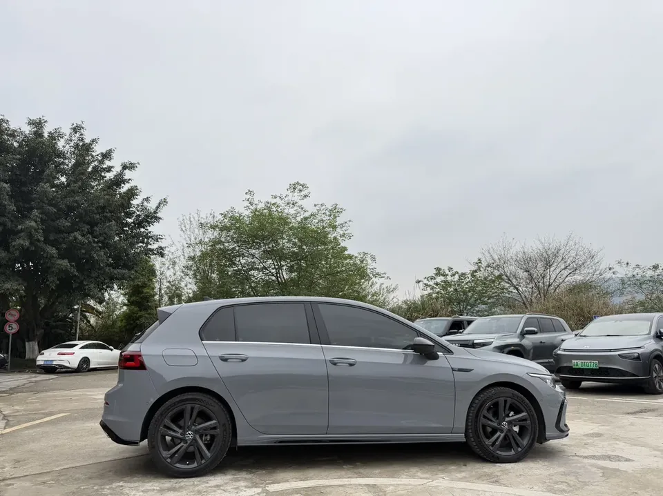 Volkswagen Golf Golf 2023 280TSI DSG R-Line Lite 2023 — миниатюра 5