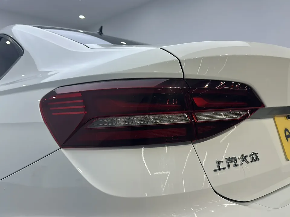 Volkswagen Lavida Lavida 2024 1.5L Automatic Starry Sky 5 Million Edition 2025 — thumbnail 4