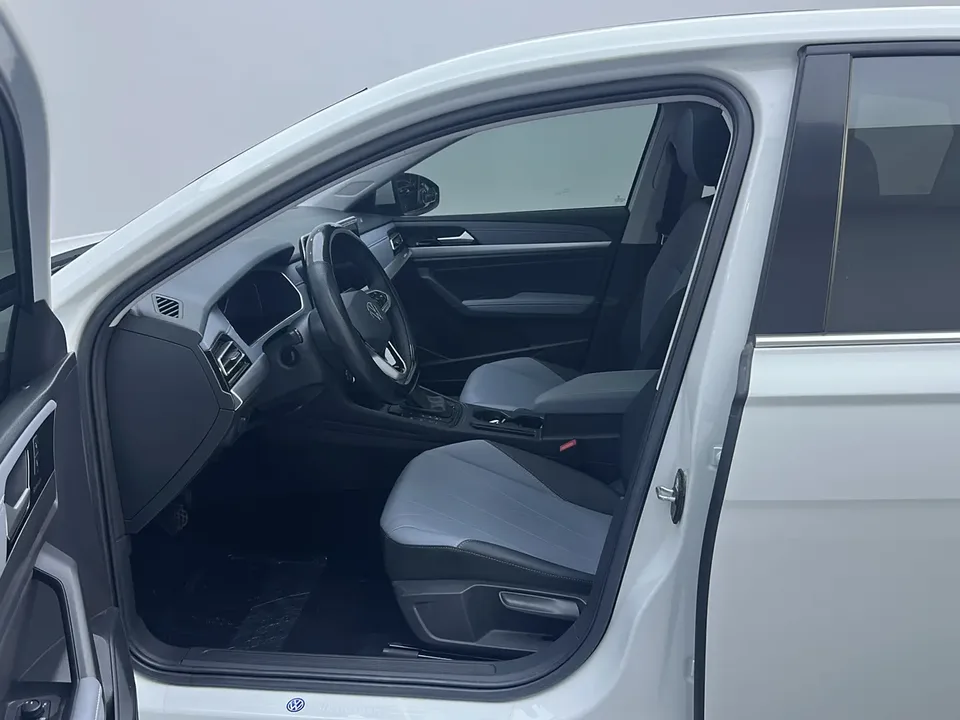 Volkswagen Lavida Lavida 2024 1.5L Automatic Starry Sky 5 Million Edition 2025 — thumbnail 5