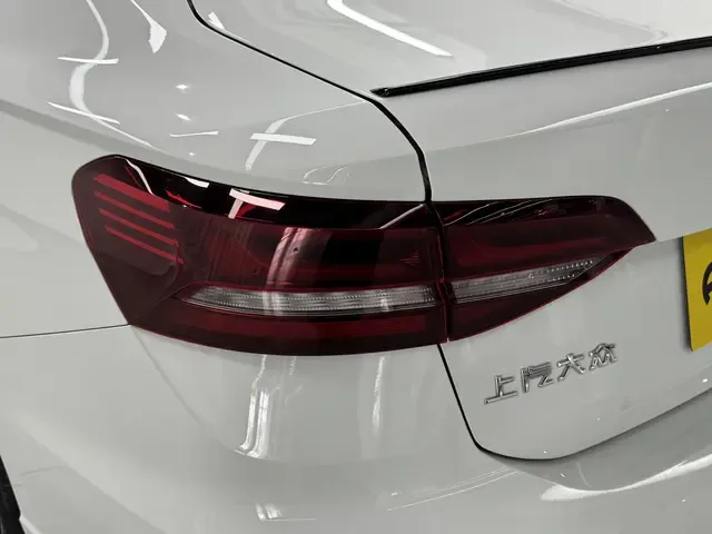 Volkswagen Lavida 300TSI DSG Starry Sky Edition 2024 — миниатюра 4