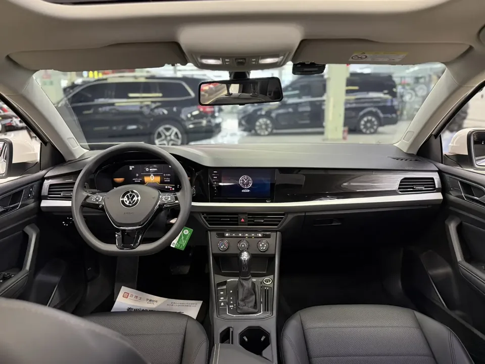 Volkswagen Lavida Lavida 2021 1.5L Automatic Vision Edition 2022 — миниатюра 4