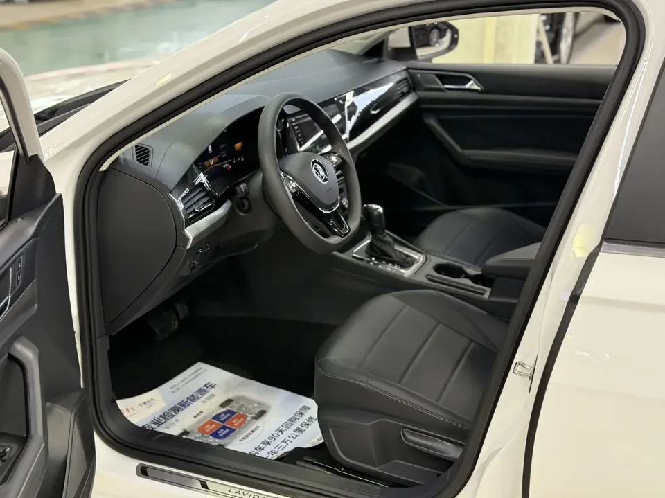 Volkswagen Lavida Lavida 2021 1.5L Automatic Vision Edition 2022 — миниатюра 5