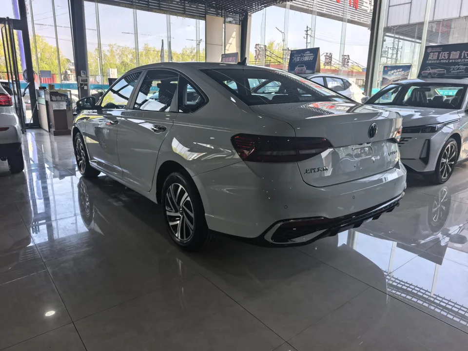 Volkswagen Lavida Lavida 2024 1.5L Automatic 5 Million Edition 2026 — миниатюра 4
