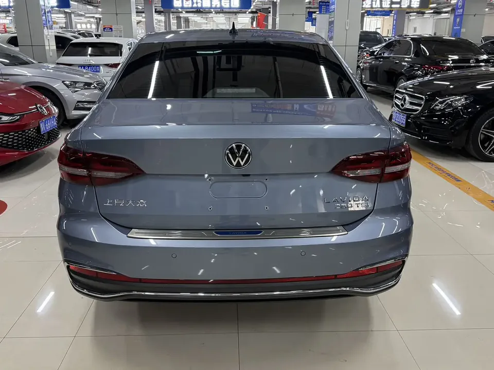 Volkswagen Lavida Lavida 2023 280TSI DSG Forever Edition 2022 — миниатюра 2
