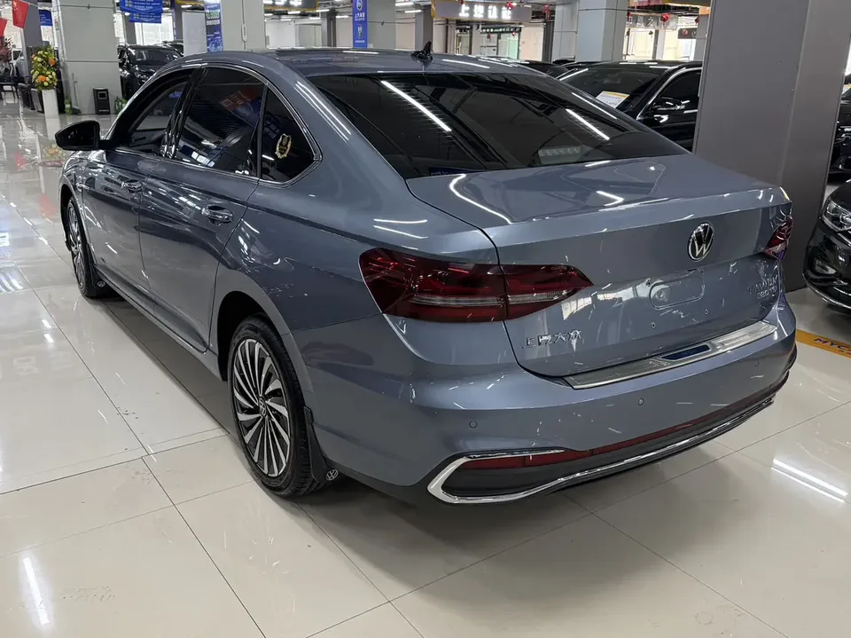 Volkswagen Lavida Lavida 2023 280TSI DSG Forever Edition 2022 — миниатюра 4