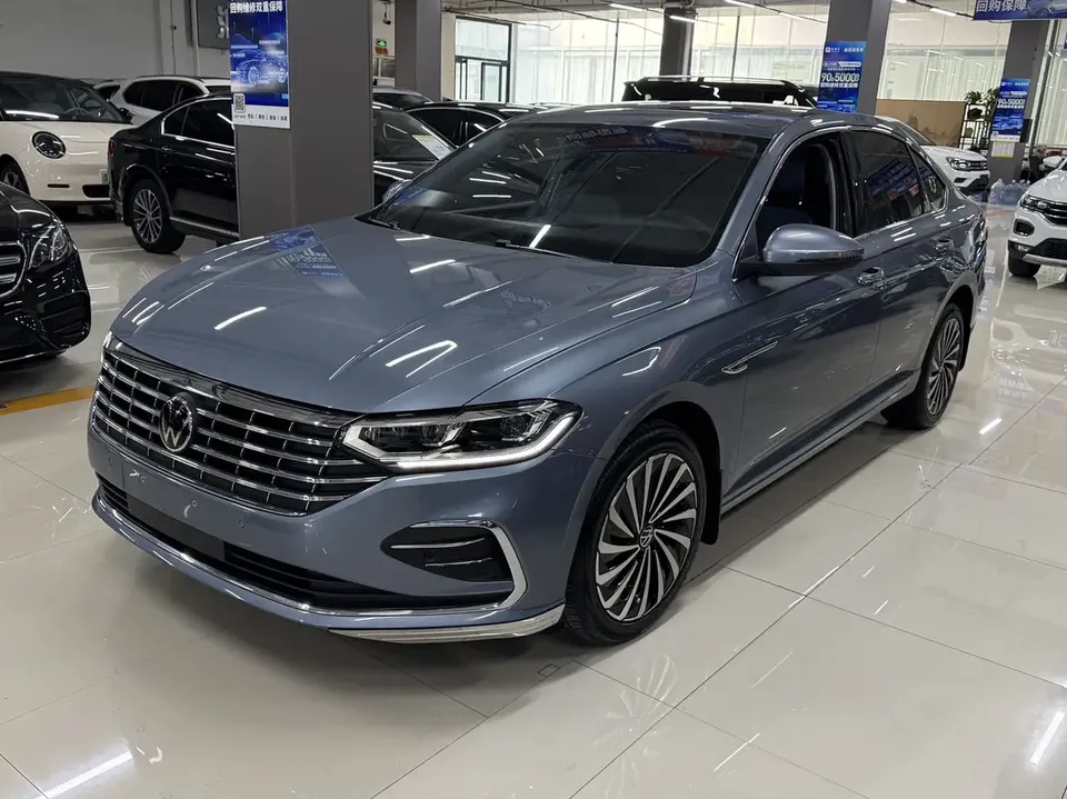 Volkswagen Lavida Lavida 2023 280TSI DSG Forever Edition 2022 — фото 1, купить с доставкой в Москву