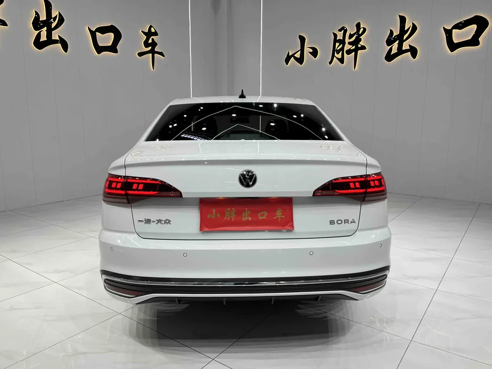 Volkswagen Bora Bora 2023 1.5L Automatic Limited Edition 2023 — миниатюра 2