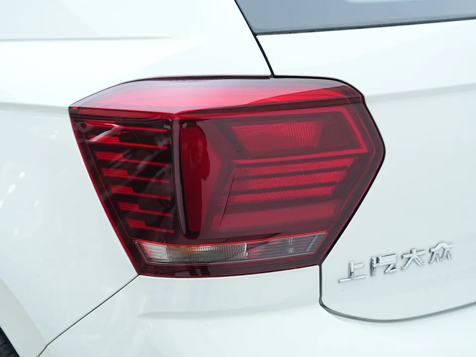 Volkswagen Polo facelift Plus 1.5L Automatic Indulgence Edition 2023 — миниатюра 4
