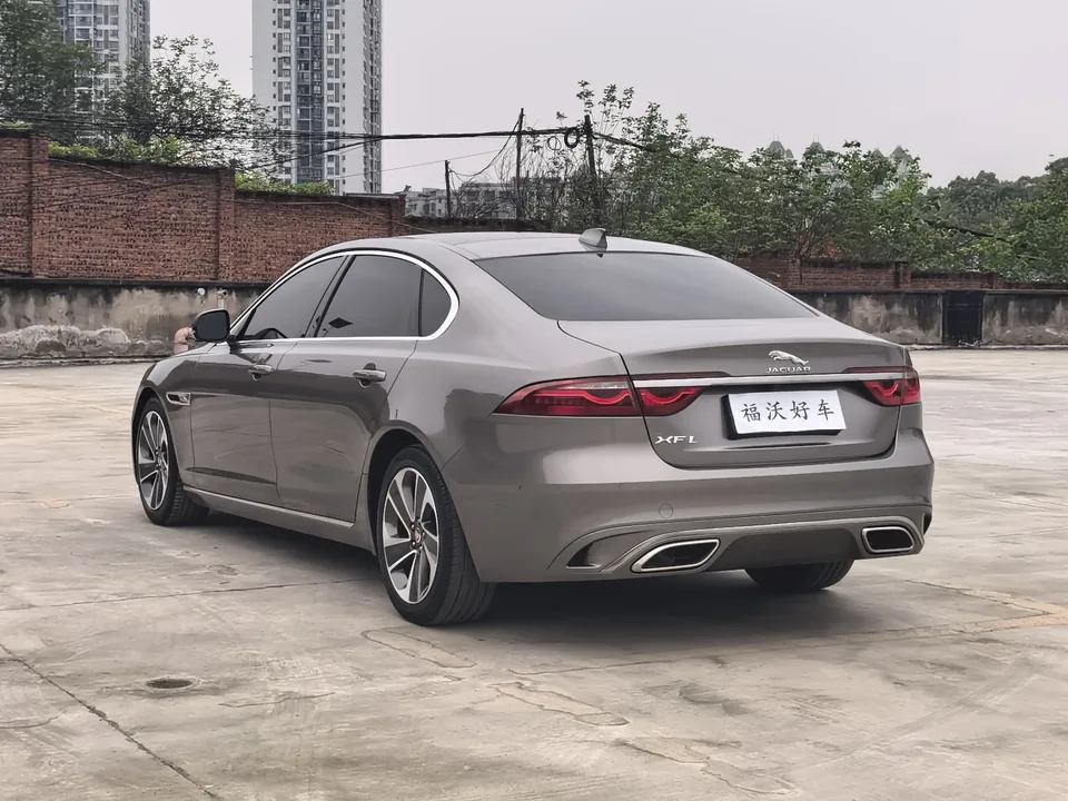 Jaguar XFL XFL 2.0T P200 Two-wheel drive Elite Deluxe Edition 2023 — thumbnail 2