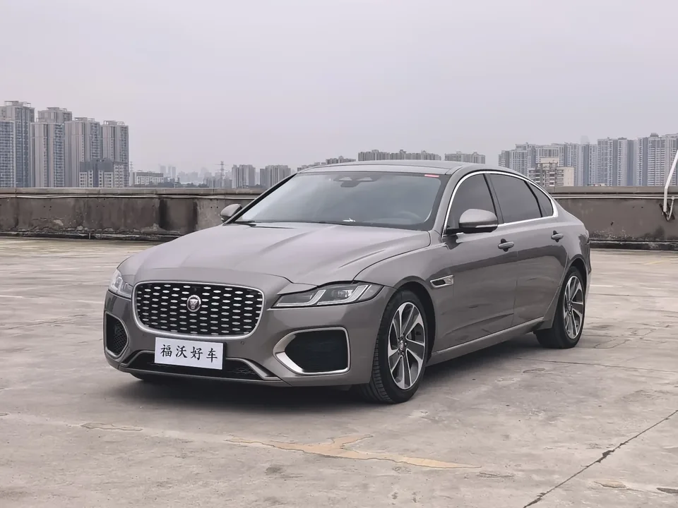 Jaguar XFL XFL 2.0T P200 Two-wheel drive Elite Deluxe Edition 2023 — photo 1, buy with delivery to Moscow