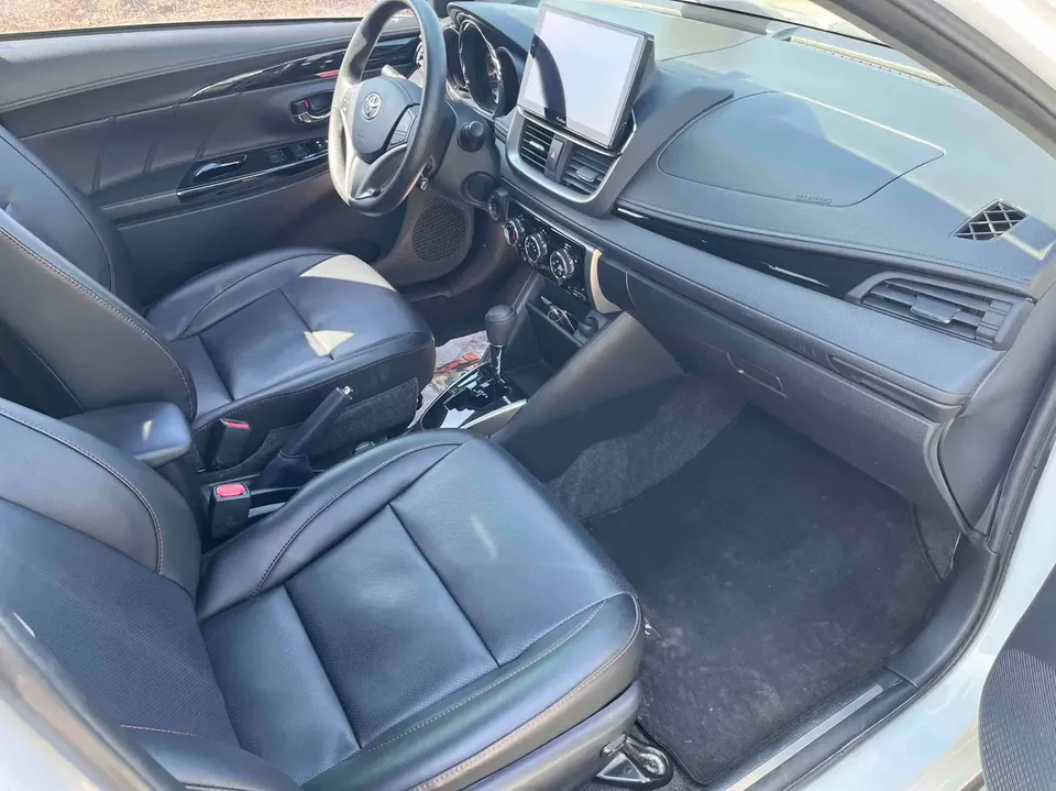 Toyota Yaris L YARiS L Zhixuan 2022 Zhixuan X 1.5L CVT luxury PLUS version 2022 — миниатюра 3