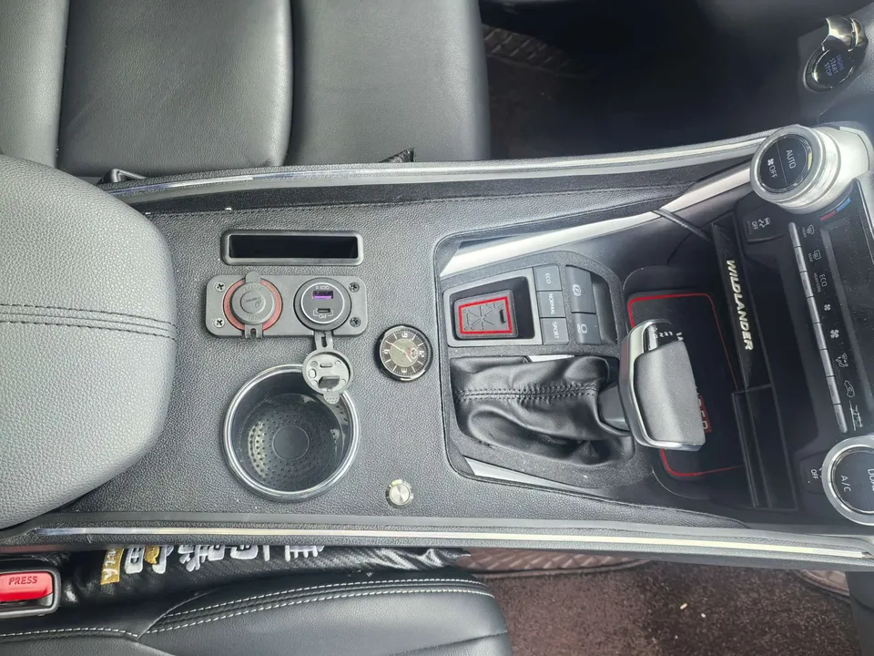 Toyota Willanda 2.0L two-wheel drive luxury PLUS version 2022 — миниатюра 4