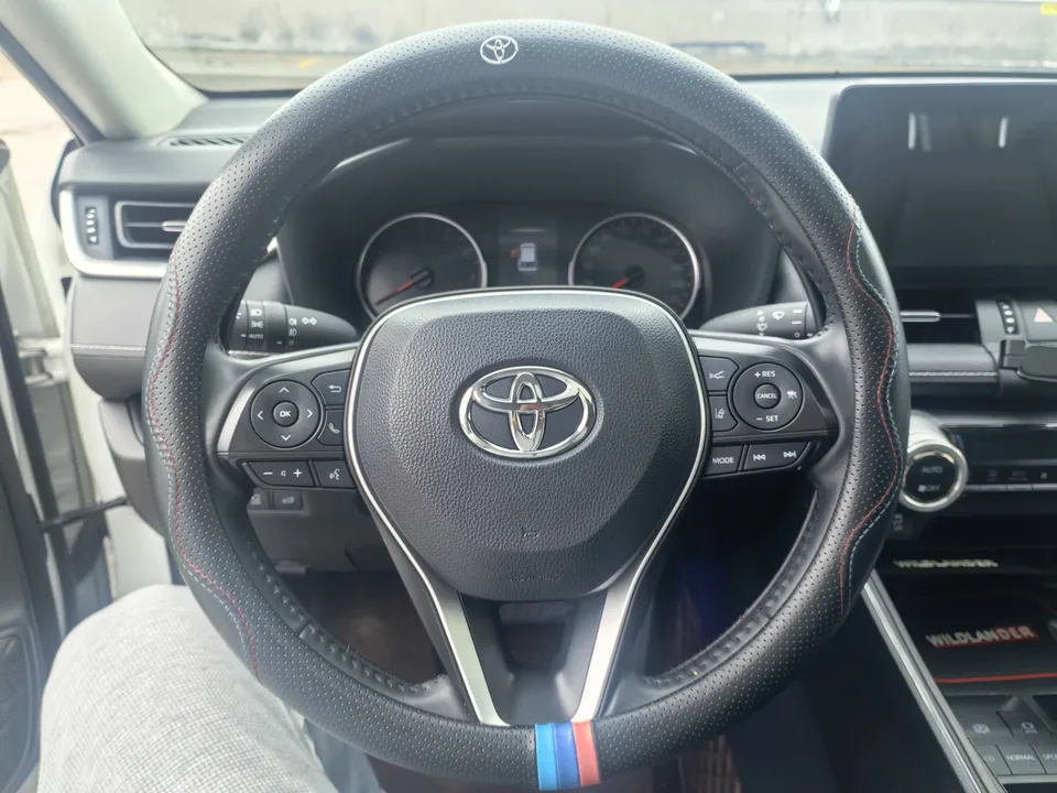 Toyota Willanda 2.0L two-wheel drive luxury PLUS version 2022 — миниатюра 5