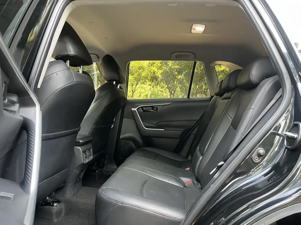 Toyota Willanda 2.0L two-wheel drive leading version 2024 — миниатюра 3