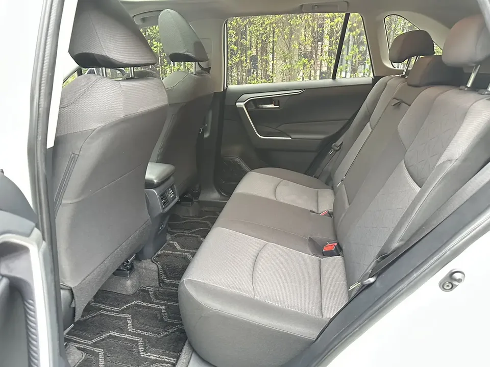 Toyota RAV4 2.0L CVT 2WD Fashion Edition 2023 — миниатюра 4