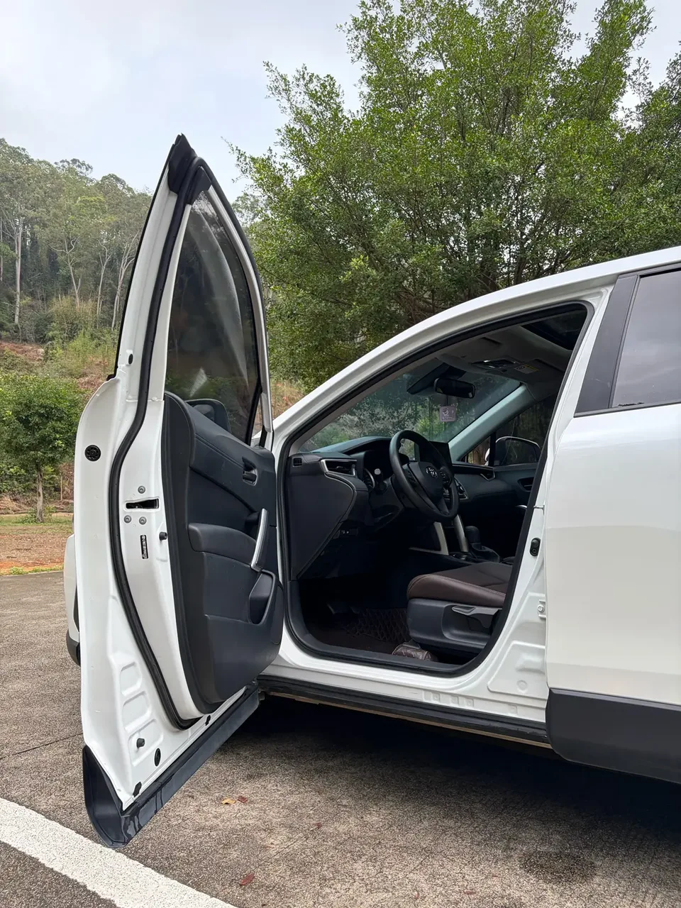 Toyota CorollaCross 2.0L CVT Deluxe Edition 2023 — миниатюра 3