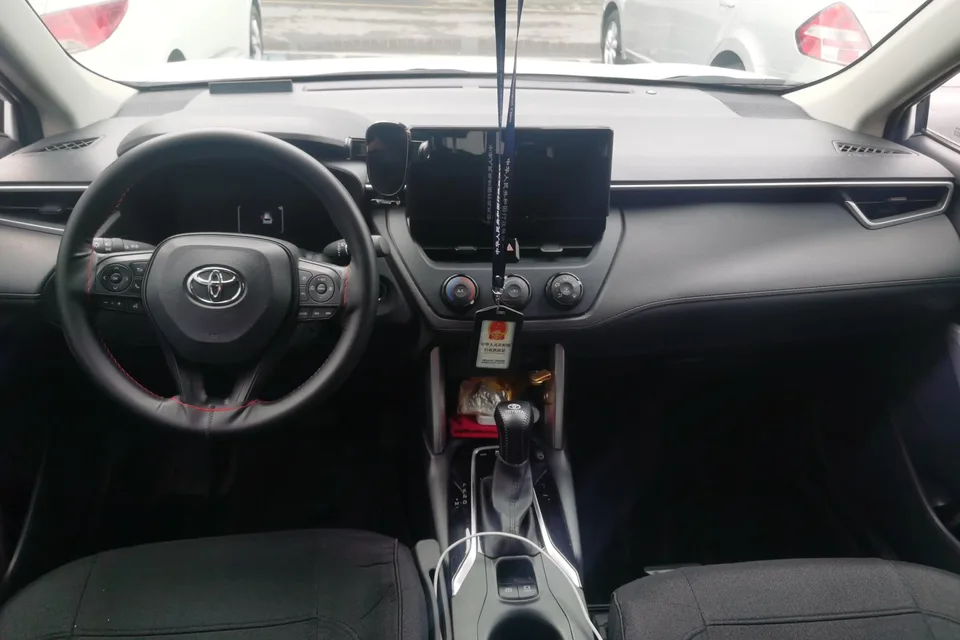 Toyota CorollaCross 2.0L CVT Pioneer Edition 2024 — миниатюра 4