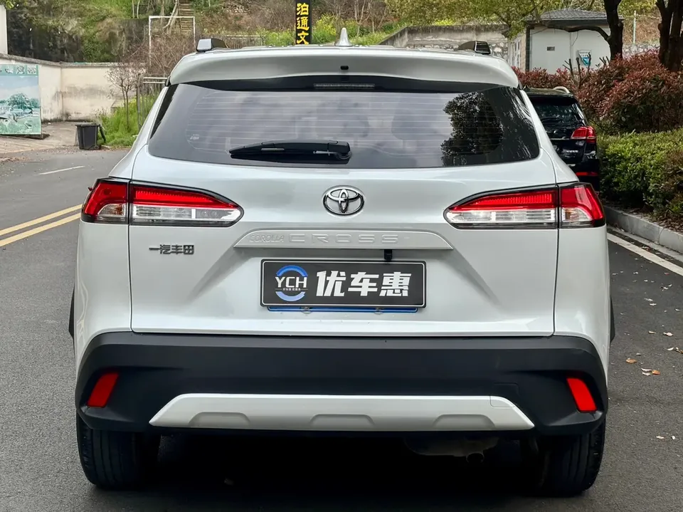 Toyota CorollaCross 2.0L CVT Elite Edition 2024 — миниатюра 2