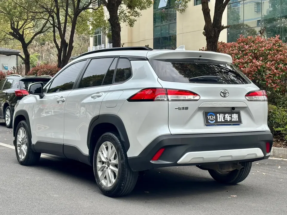Toyota CorollaCross 2.0L CVT Elite Edition 2024 — миниатюра 4
