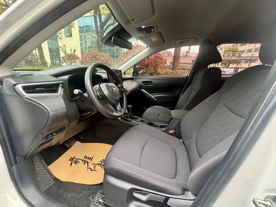 Toyota CorollaCross 2.0L CVT Elite Edition 2024 — миниатюра 5