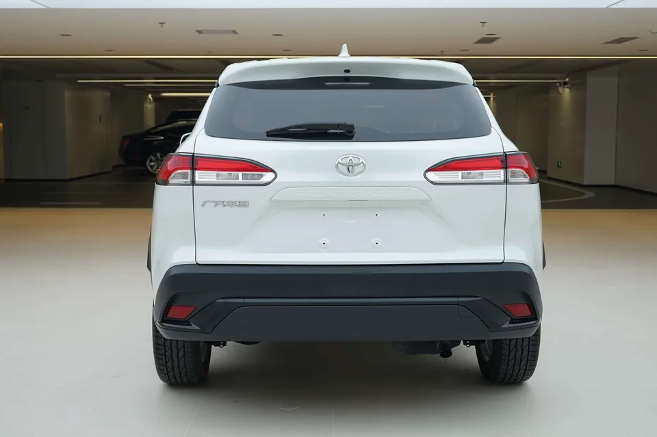 Toyota Frontlander 2.0L CVT Elite Edition 2022 — миниатюра 2