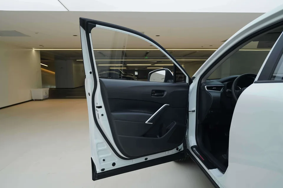 Toyota Frontlander 2.0L CVT Elite Edition 2022 — миниатюра 5