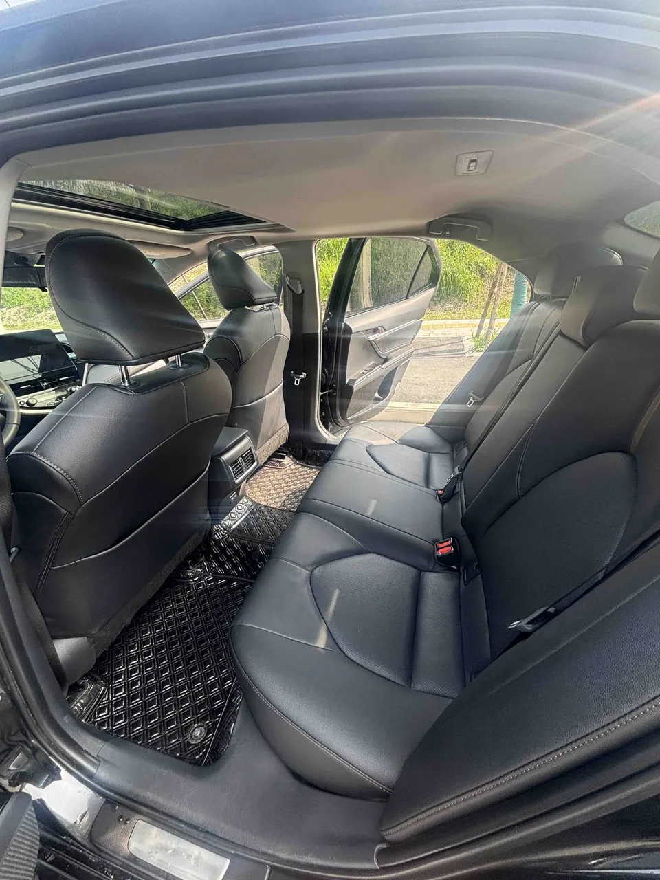 Toyota Camry 2.0G Deluxe Edition 2023 — миниатюра 3