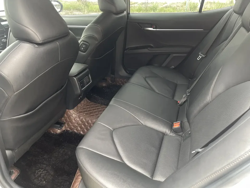 Toyota Camry 2.0G Deluxe Edition 2022 — миниатюра 3